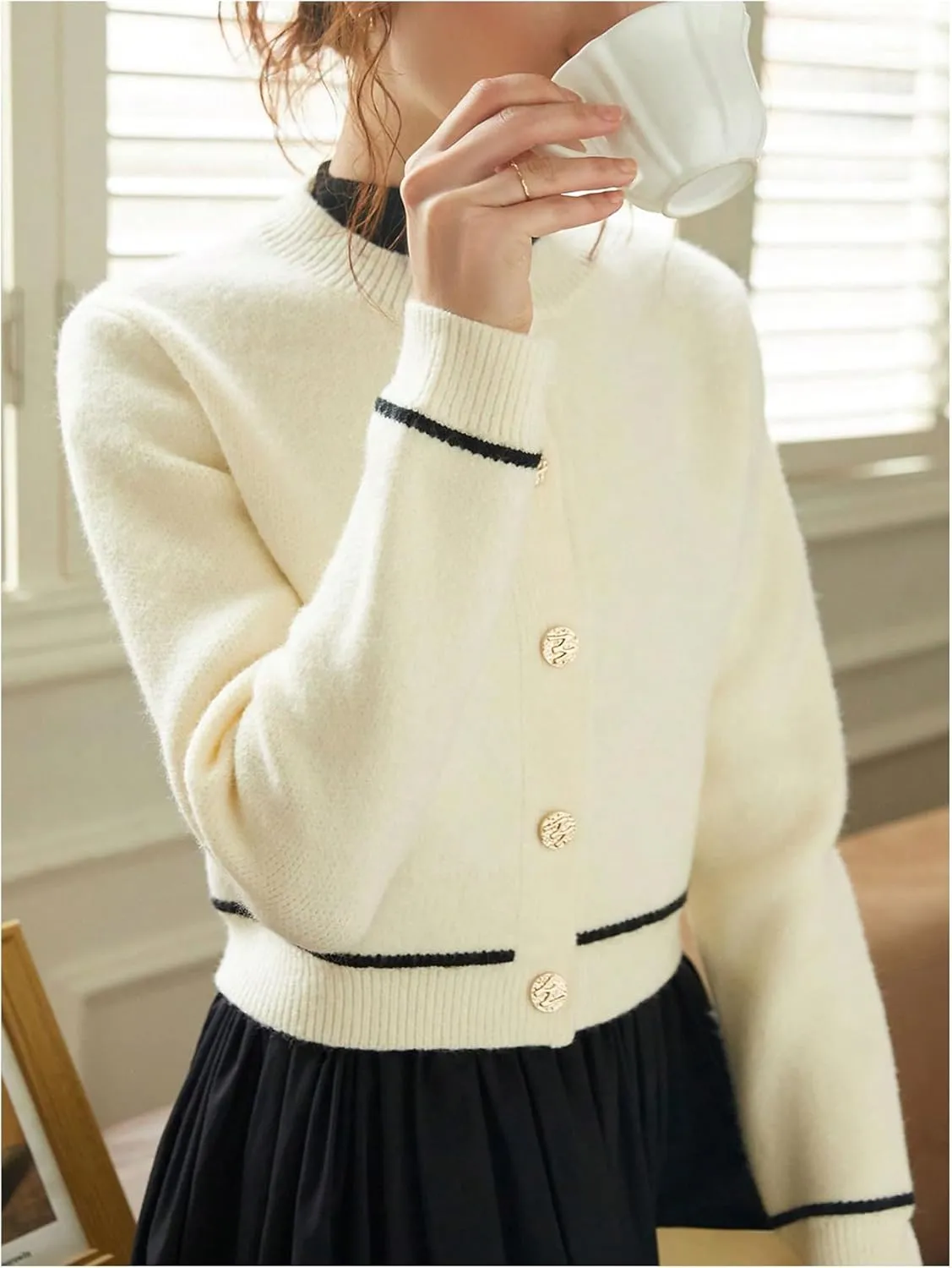 GORGLITTER Women's Elegant Button Up Cardigan Sweaters Casual Cropped Knitted Sweater Chunky Open Front Outerwear